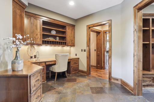 37 Spyglass Place, Saint Paul, MN 55110