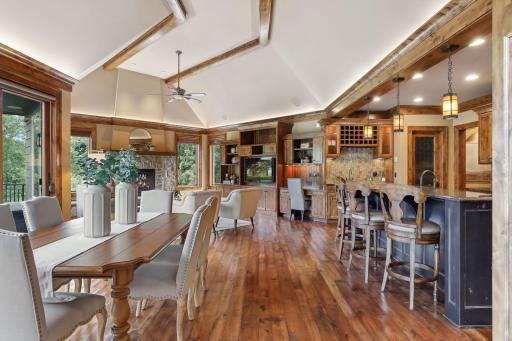 37 Spyglass Place, Saint Paul, MN 55110