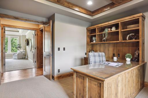37 Spyglass Place, Saint Paul, MN 55110