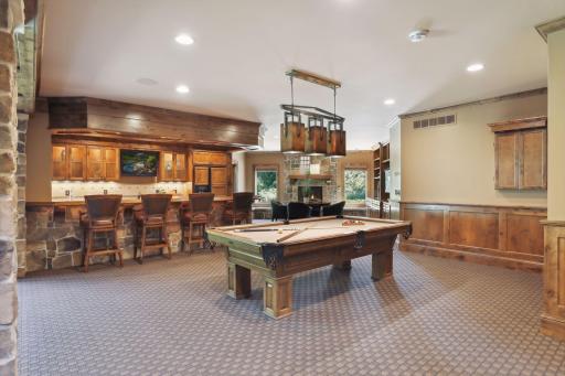 37 Spyglass Place, Saint Paul, MN 55110