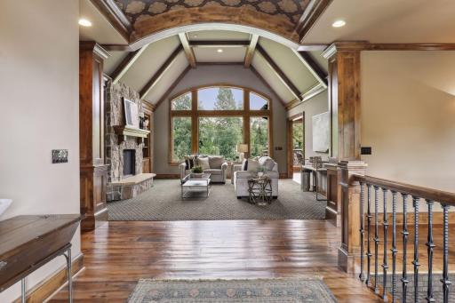 37 Spyglass Place, Saint Paul, MN 55110