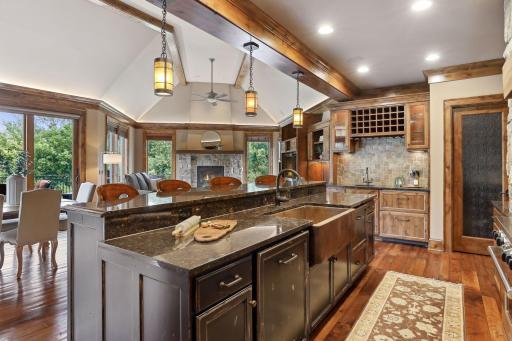37 Spyglass Place, Saint Paul, MN 55110
