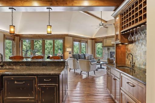 37 Spyglass Place, Saint Paul, MN 55110