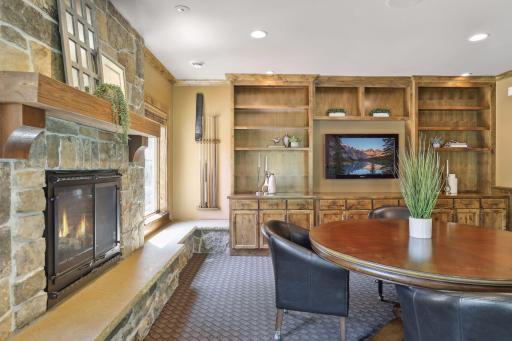37 Spyglass Place, Saint Paul, MN 55110