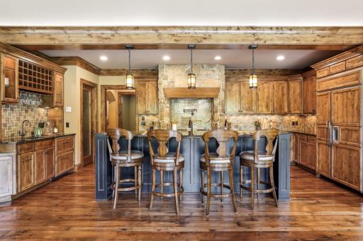 37 Spyglass Place, Saint Paul, MN 55110