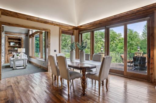 37 Spyglass Place, Saint Paul, MN 55110