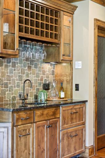 37 Spyglass Place, Saint Paul, MN 55110
