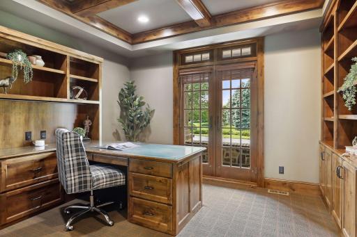 37 Spyglass Place, Saint Paul, MN 55110