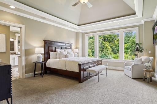 37 Spyglass Place, Saint Paul, MN 55110