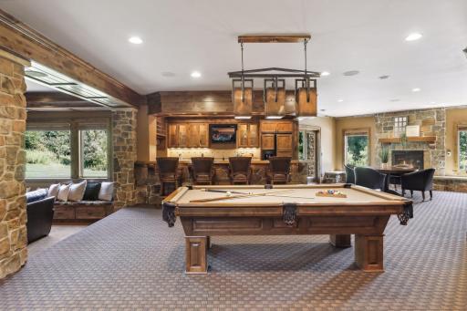 37 Spyglass Place, Saint Paul, MN 55110