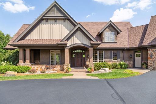 37 Spyglass Place, Saint Paul, MN 55110