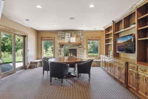 37 Spyglass Place, Saint Paul, MN 55110