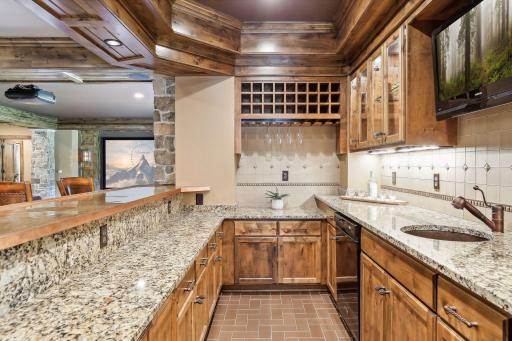 37 Spyglass Place, Saint Paul, MN 55110