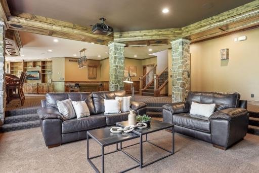 37 Spyglass Place, Saint Paul, MN 55110