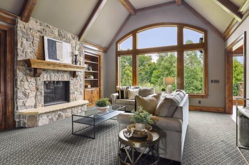 37 Spyglass Place, Saint Paul, MN 55110