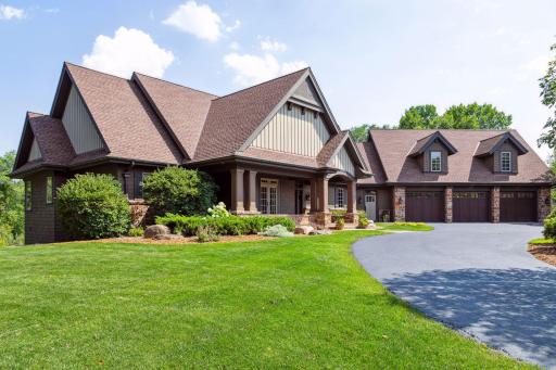 37 Spyglass Place, Saint Paul, MN 55110