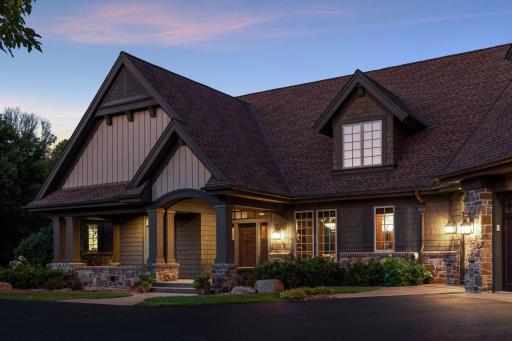 37 Spyglass Place, Saint Paul, MN 55110