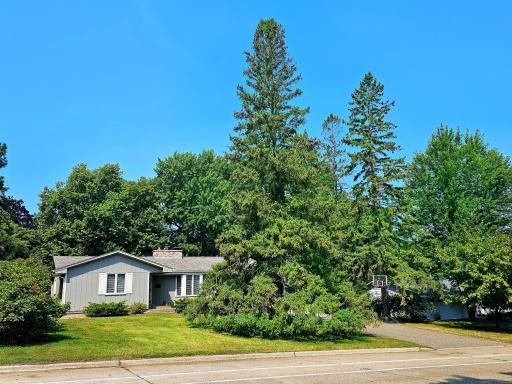 This beautiful home is a must-see. The private oasis you have been dreaming of is waiting for you!