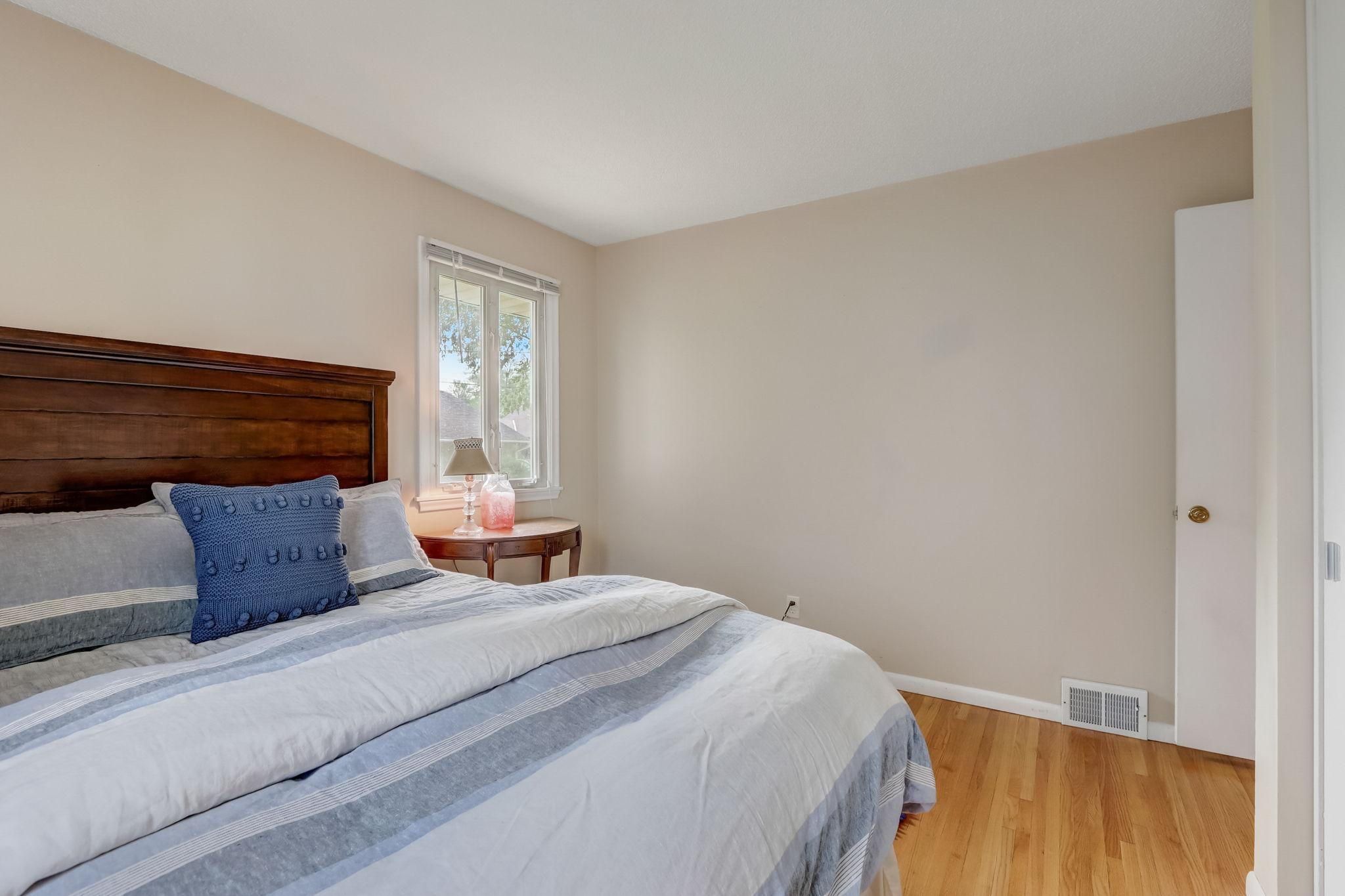 23-web-or-mls-13th Ave S-023.jpg