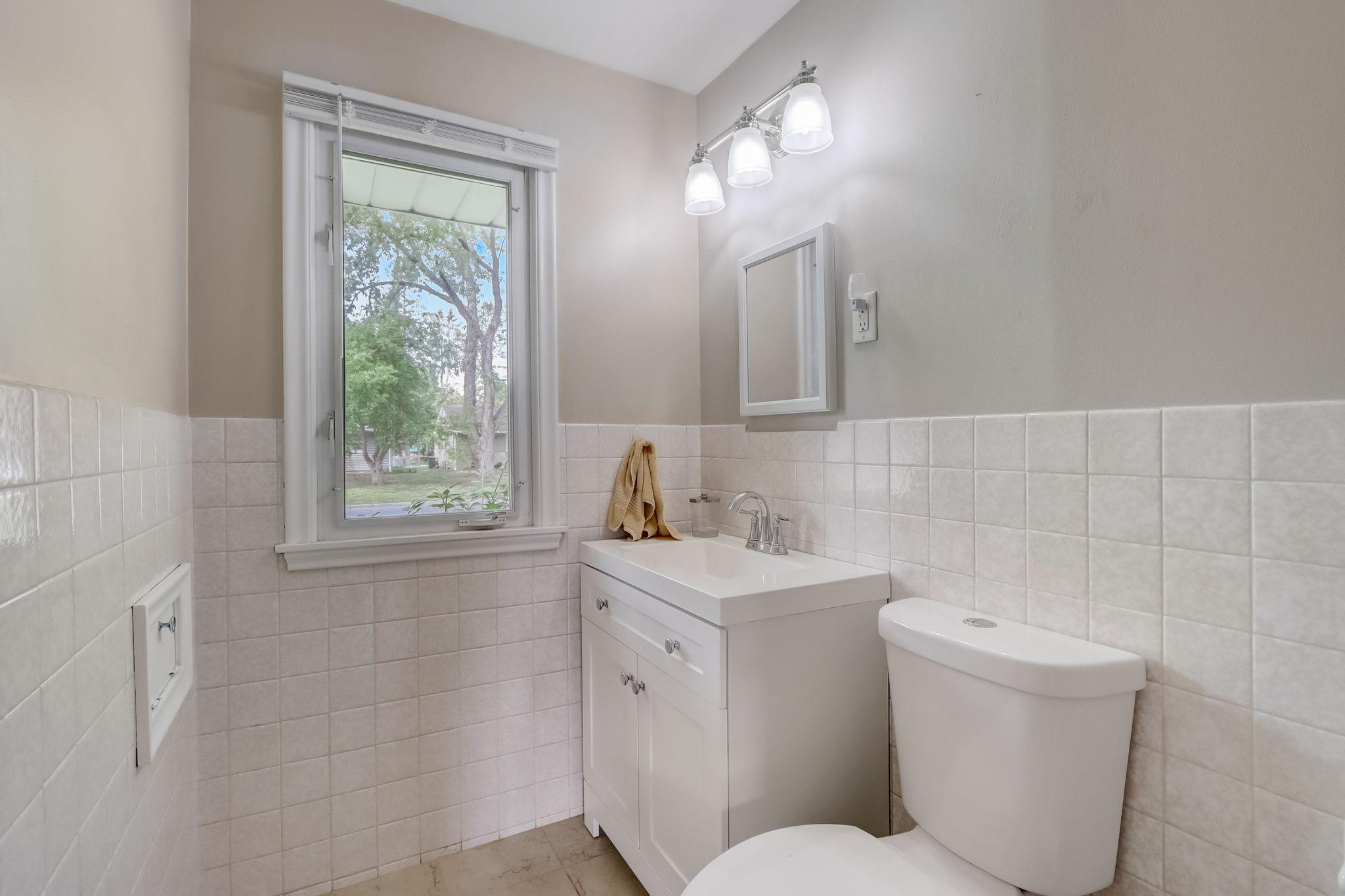 27-web-or-mls-13th Ave S-027.jpg