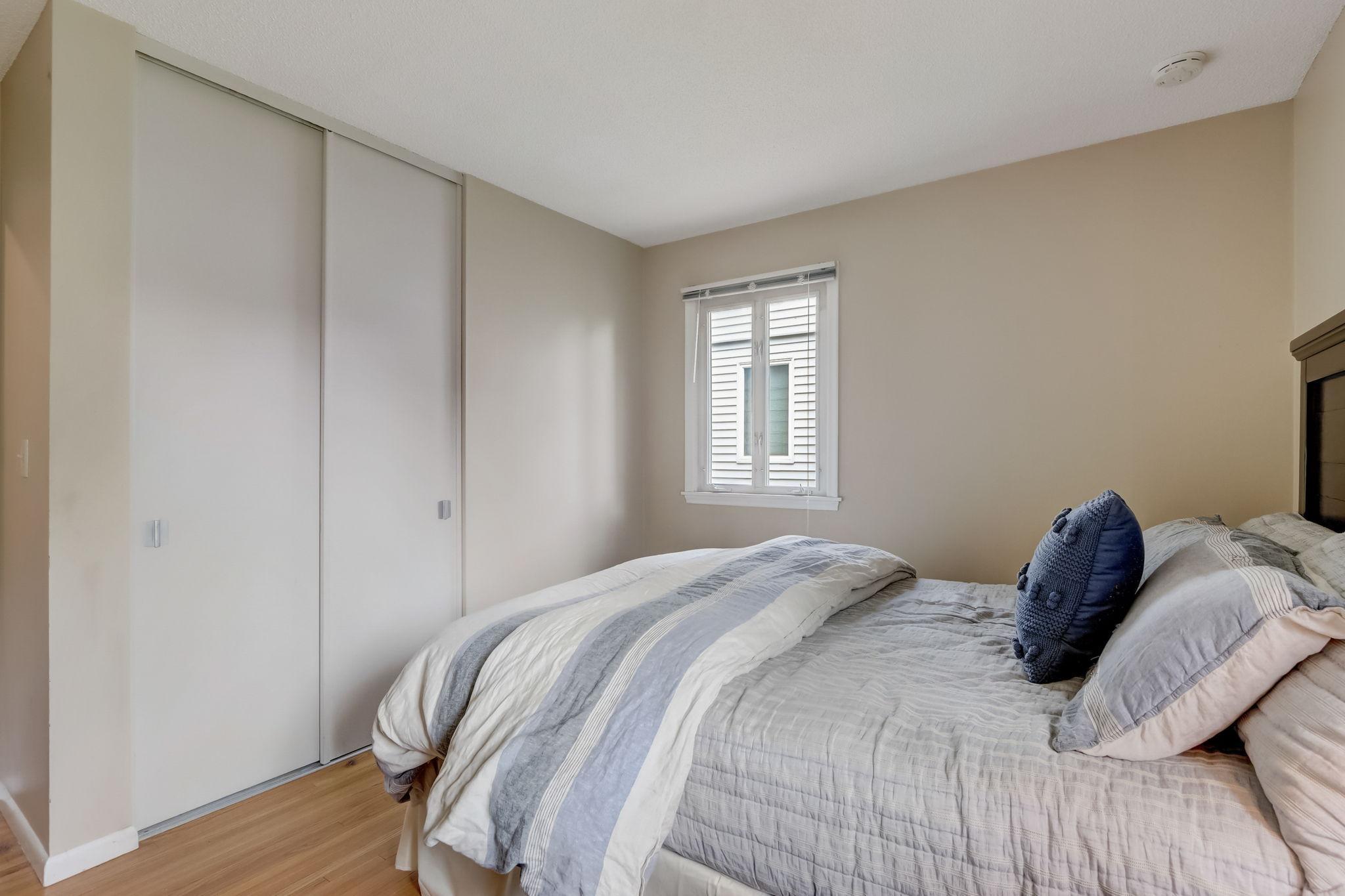 22-web-or-mls-13th Ave S-022.jpg