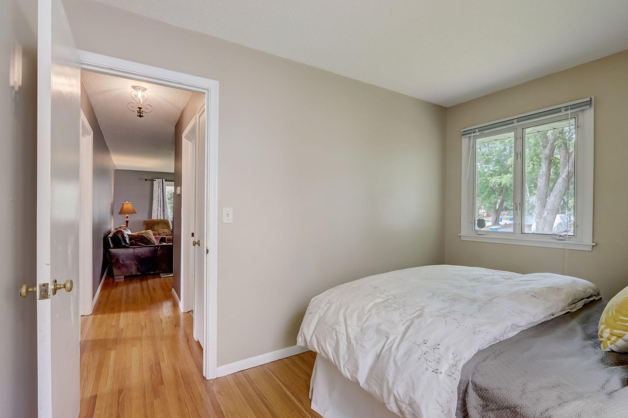 26-web-or-mls-13th Ave S-026.jpg