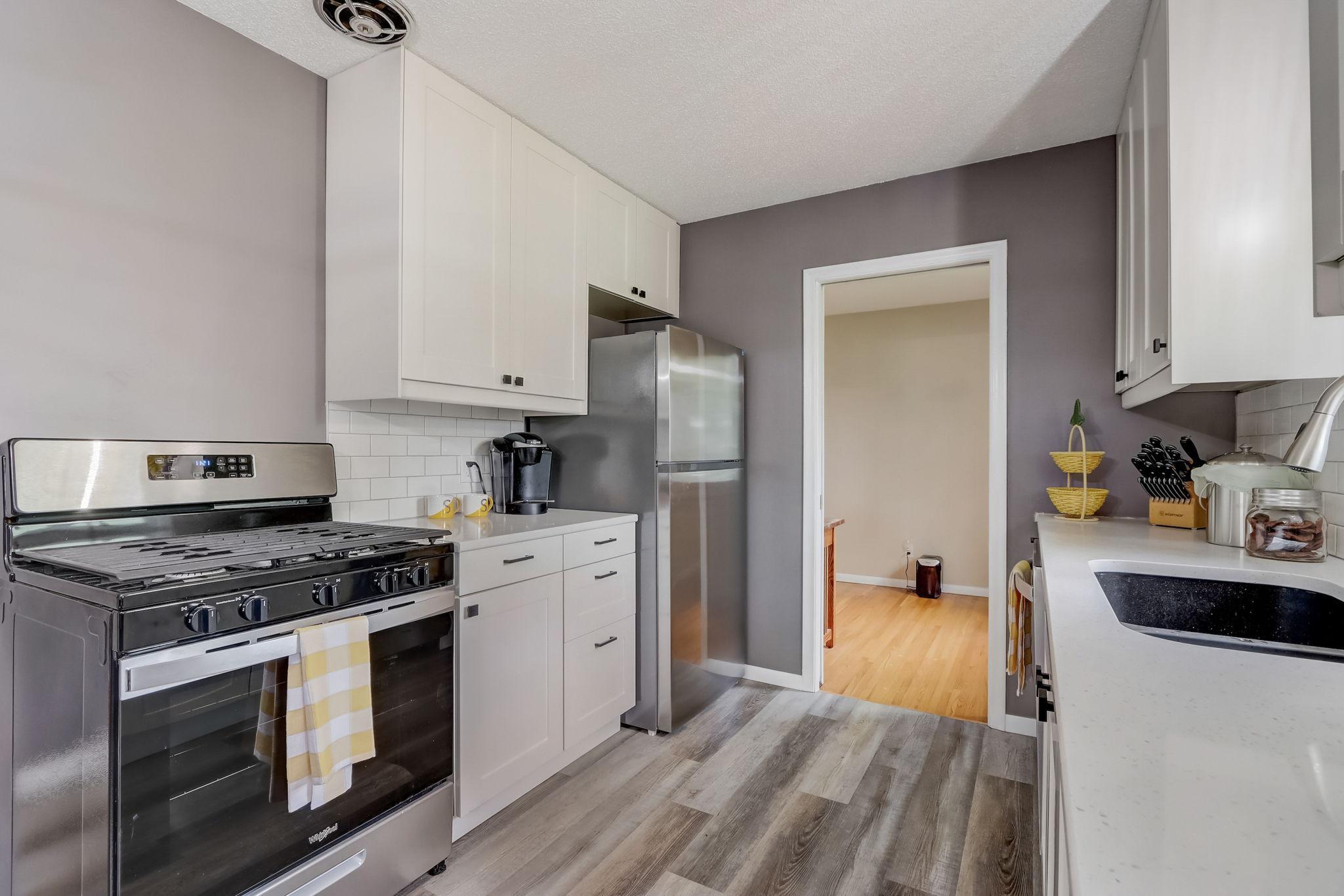 18-web-or-mls-13th Ave S-018.jpg