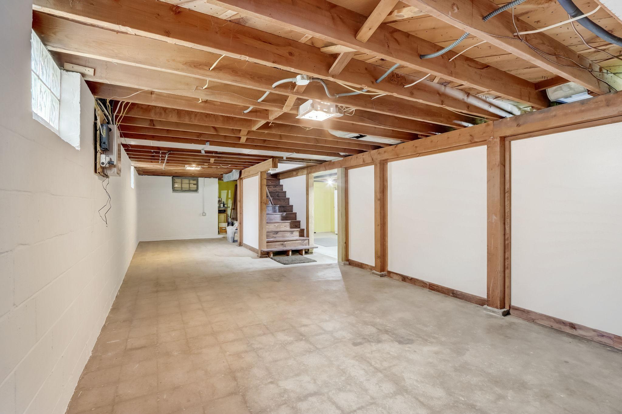 31-web-or-mls-13th Ave S-031.jpg