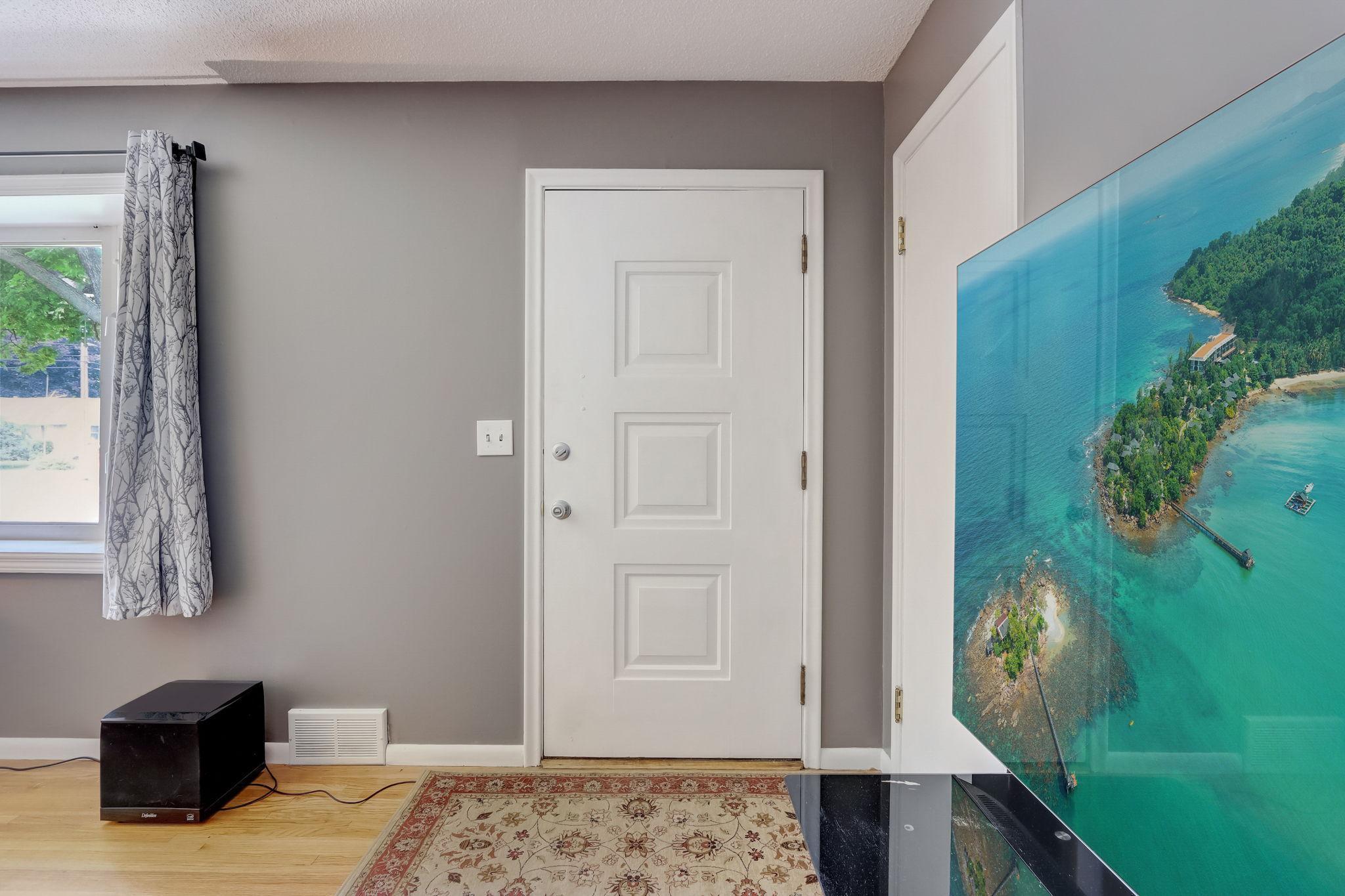 10-web-or-mls-13th Ave S-010.jpg