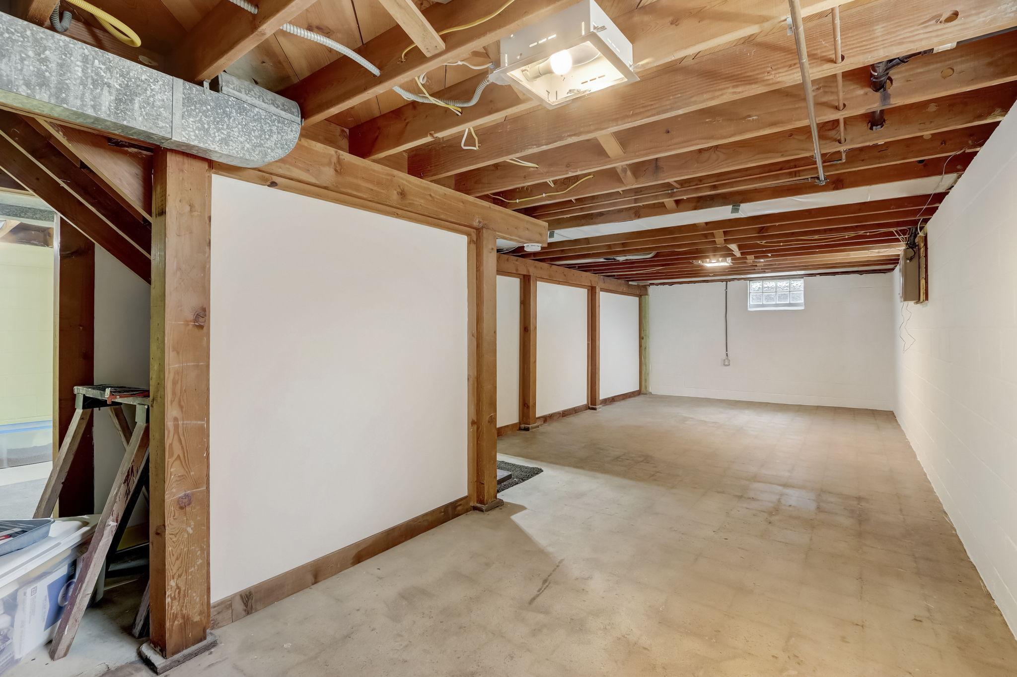 32-web-or-mls-13th Ave S-032.jpg