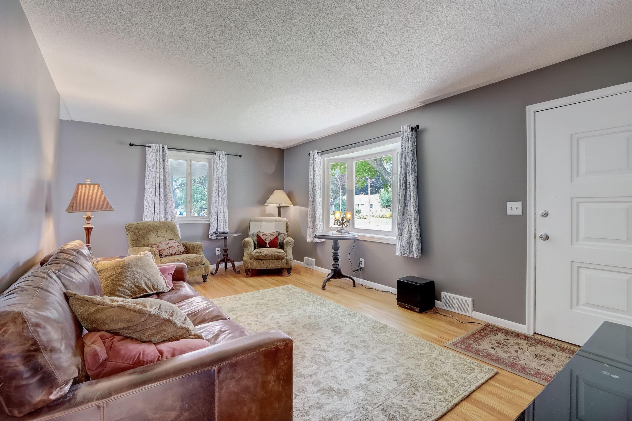 11-web-or-mls-13th Ave S-011.jpg