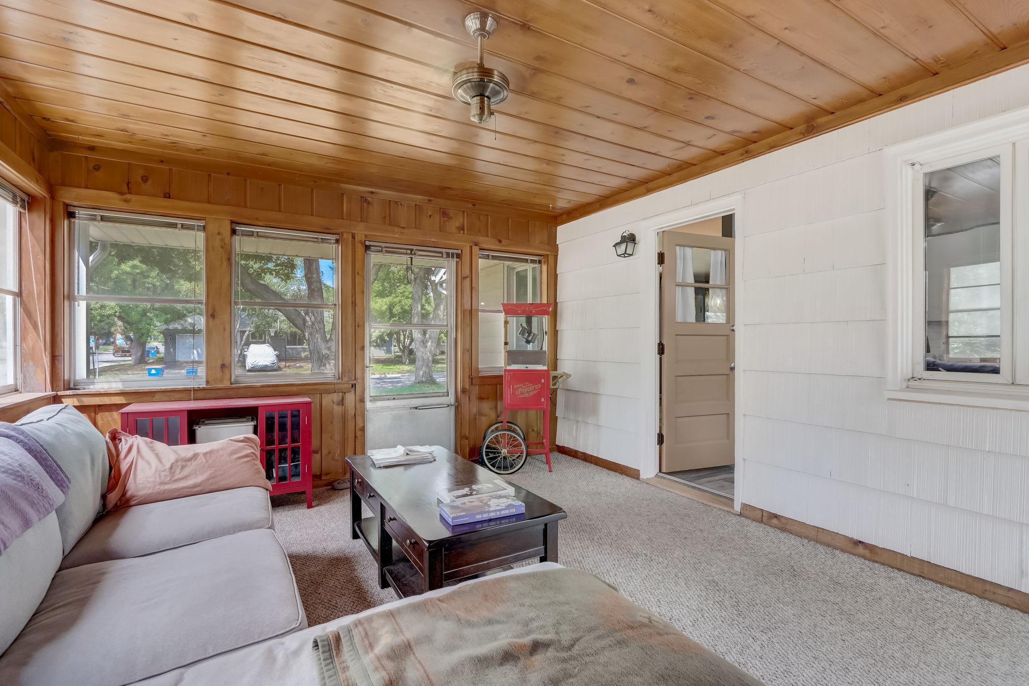 38-web-or-mls-13th Ave S-038.jpg