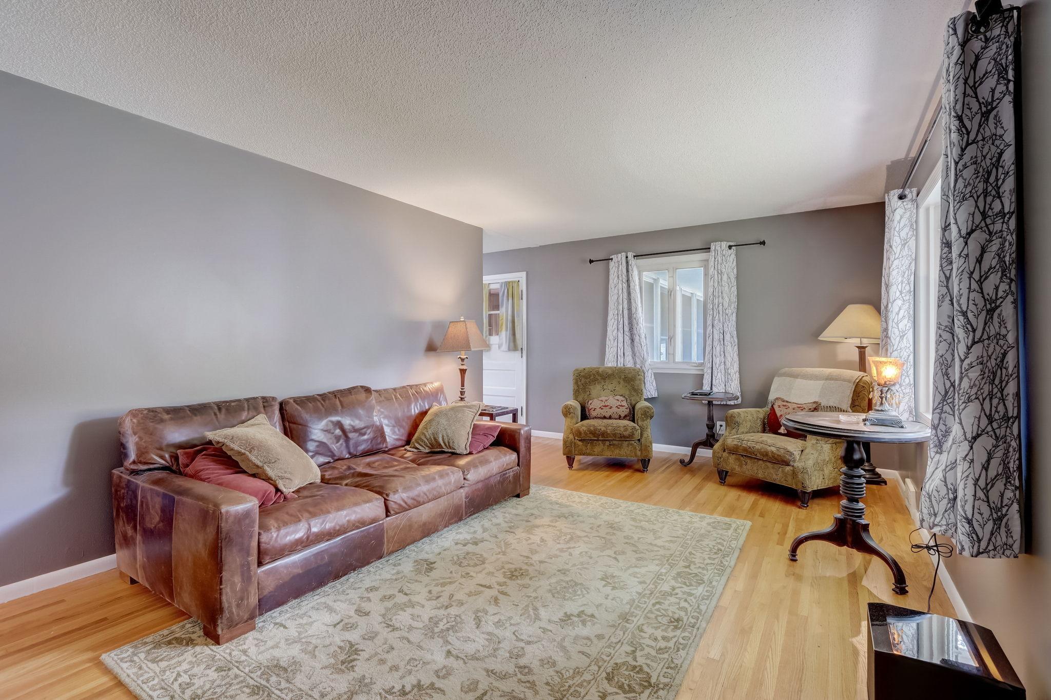 12-web-or-mls-13th Ave S-012.jpg