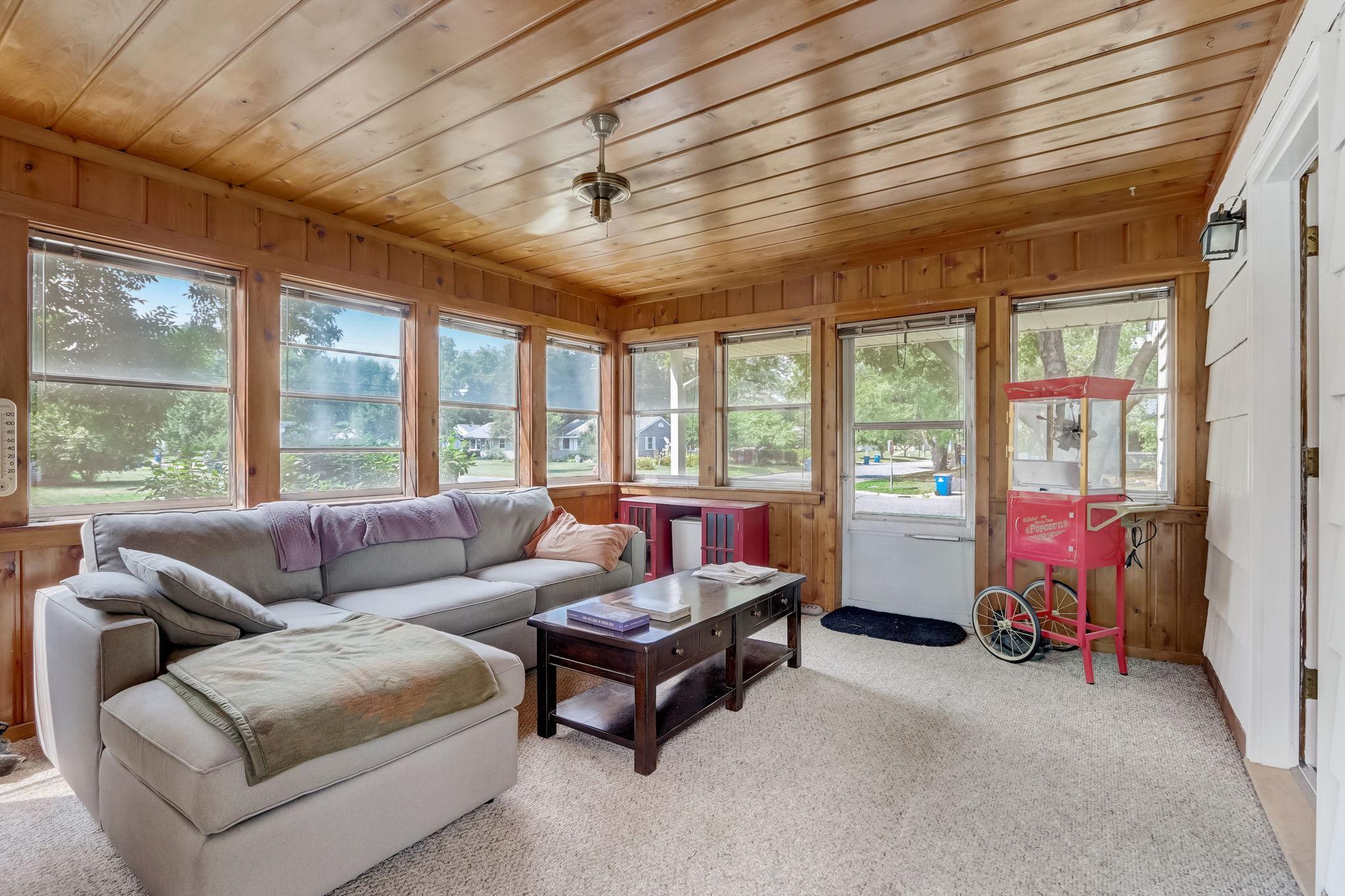 37-web-or-mls-13th Ave S-037.jpg