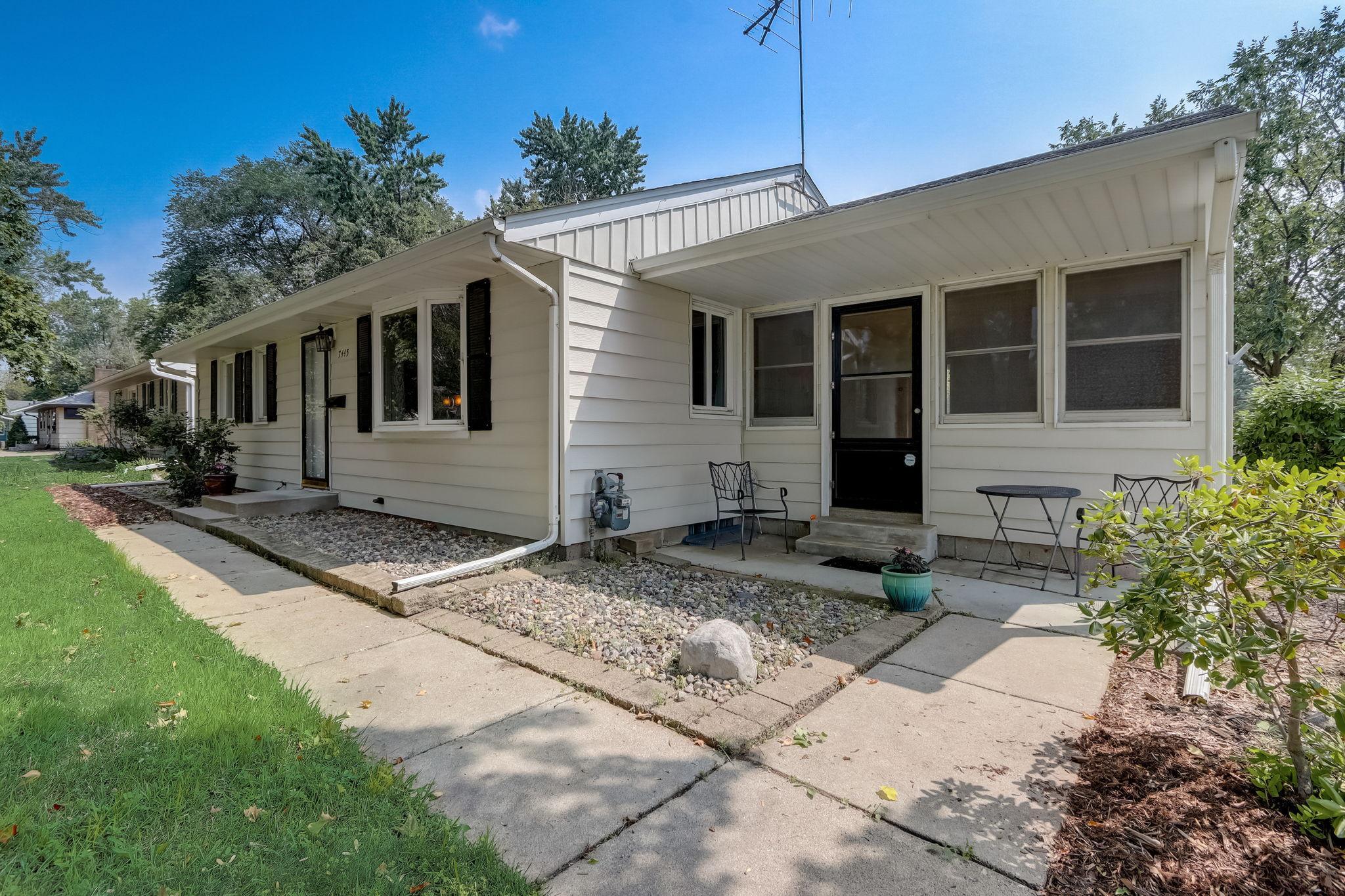 6-web-or-mls-13th Ave S-006.jpg