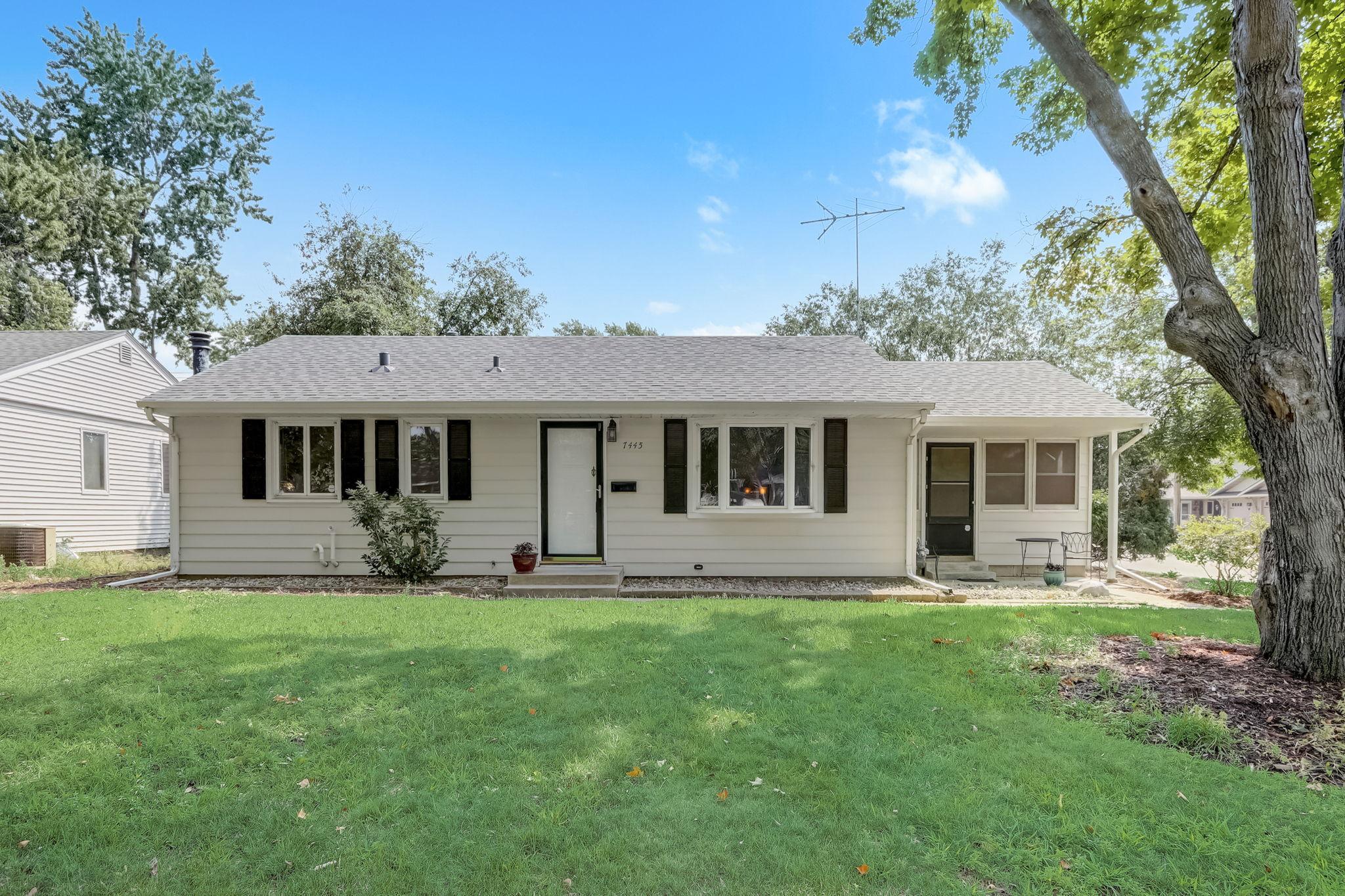 3-web-or-mls-13th Ave S-003.jpg