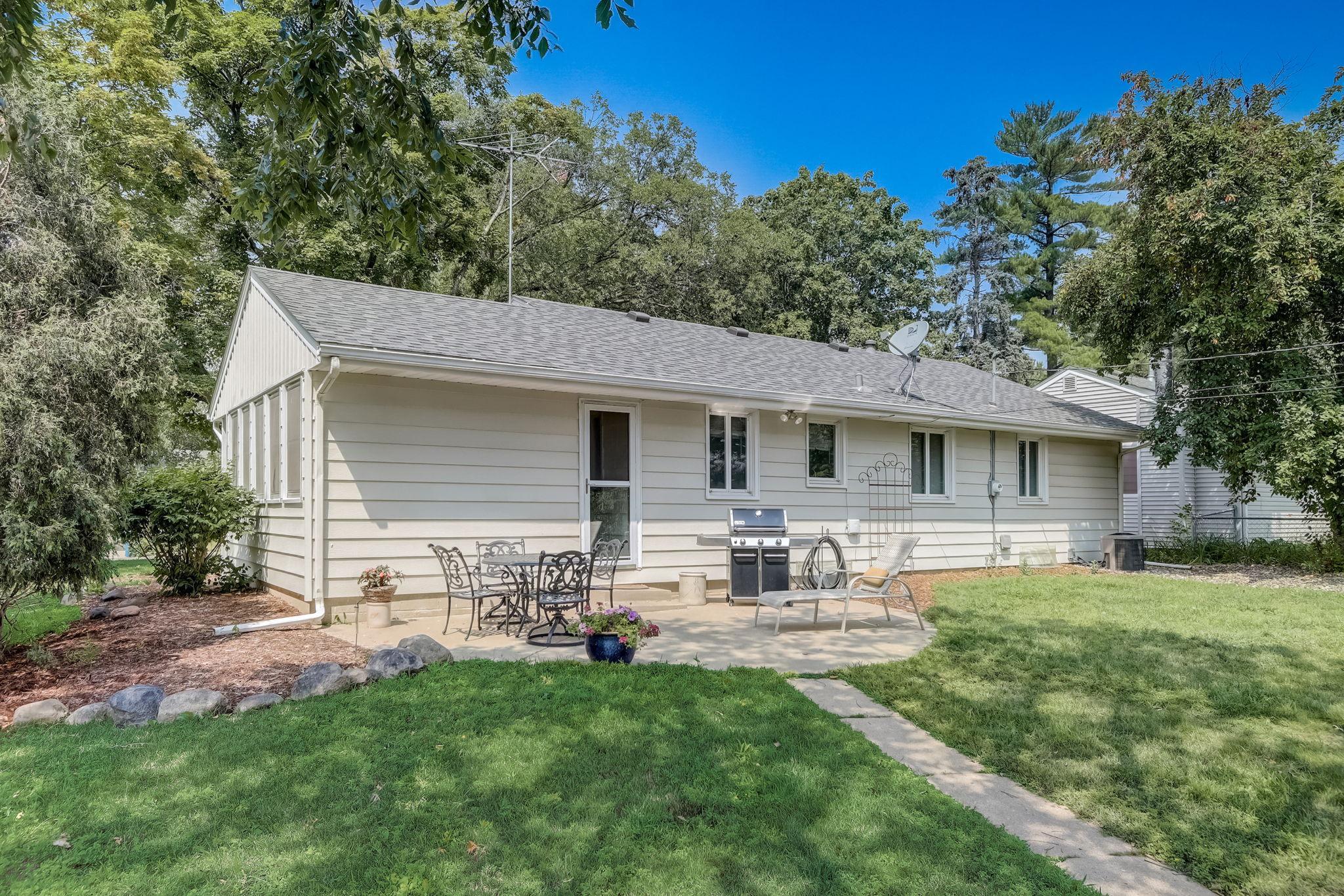 40-web-or-mls-13th Ave S-040.jpg