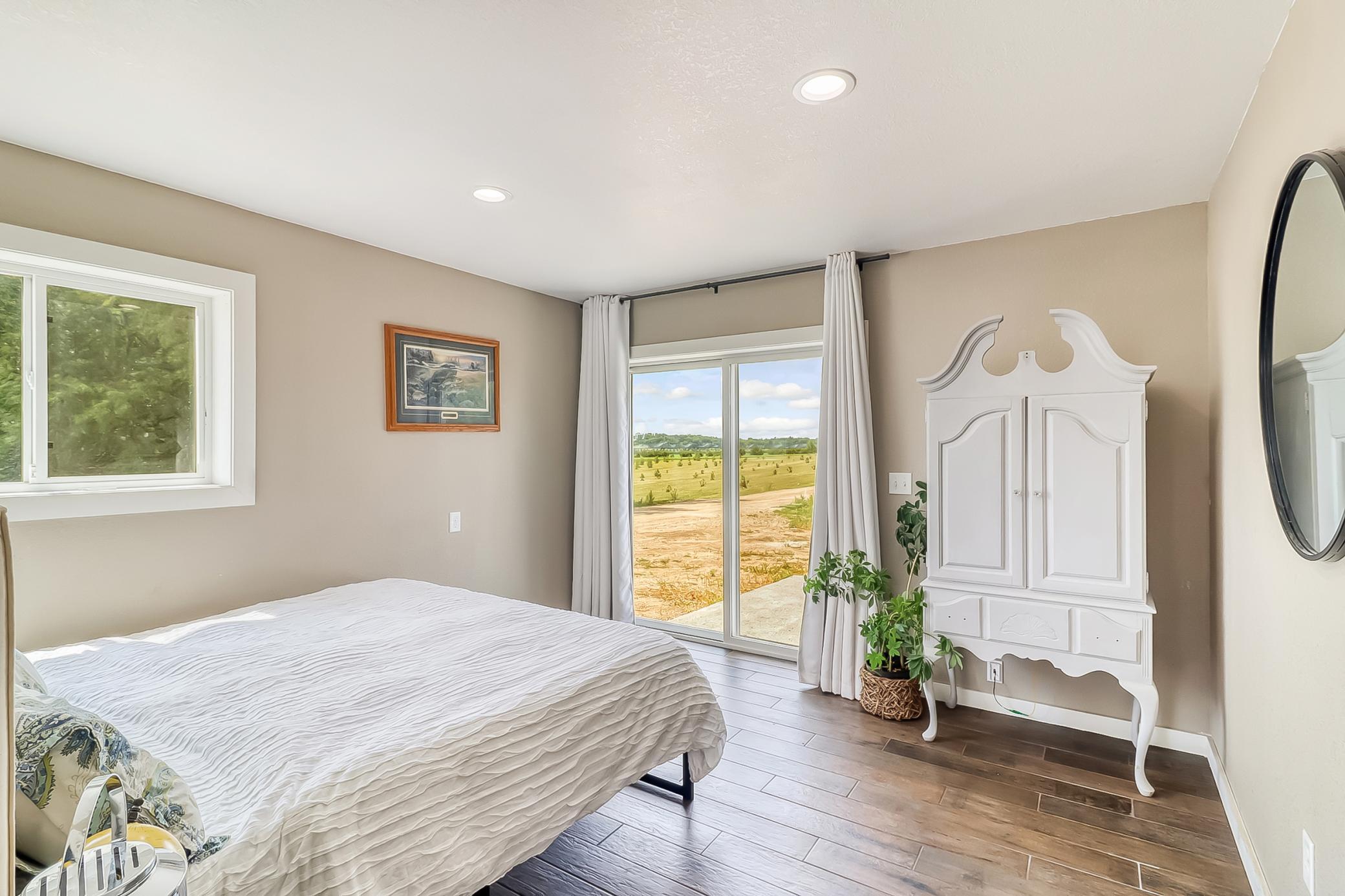 Interior_Bedroom2_0.jpg