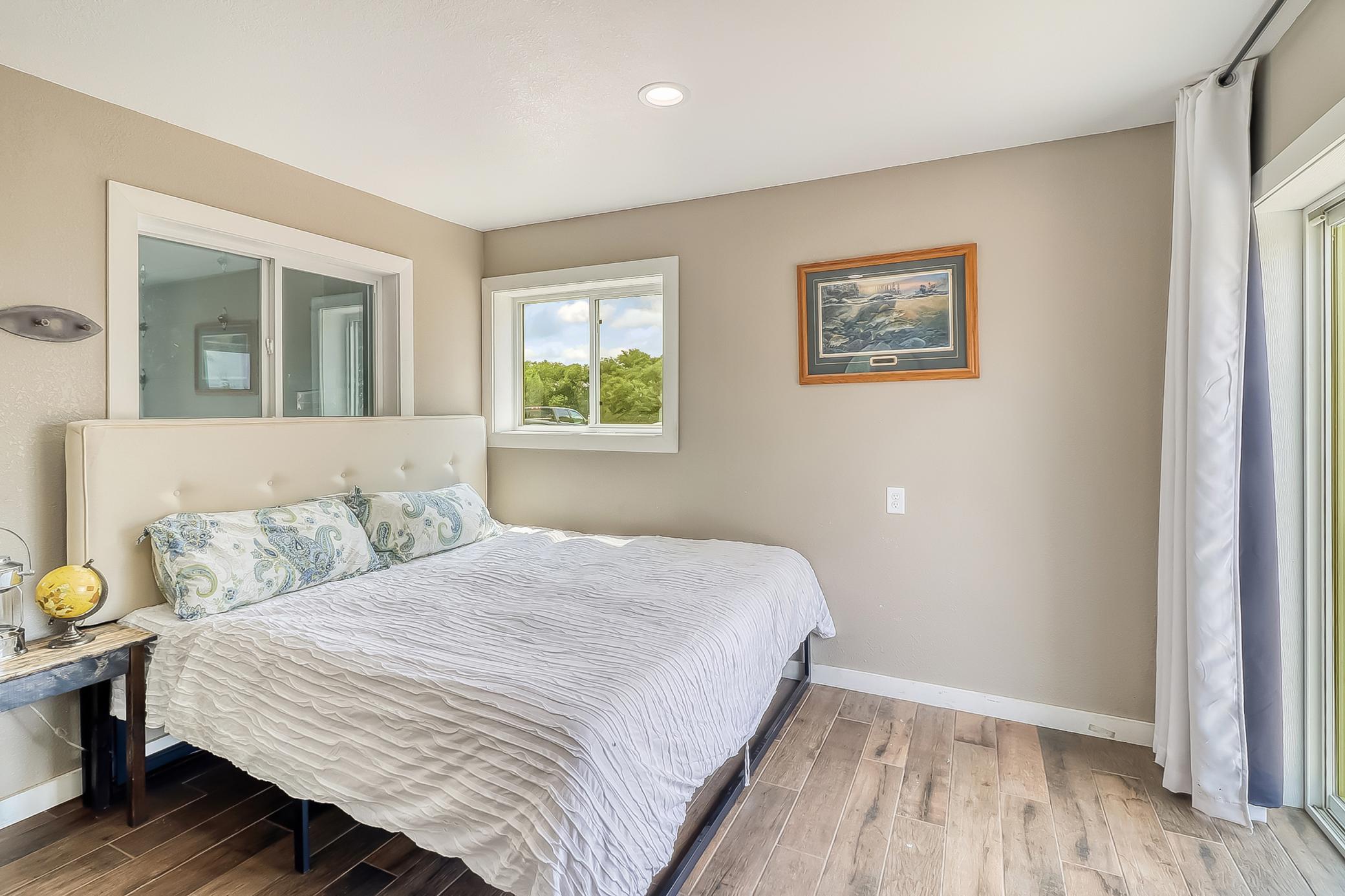 Interior_bedroom2_1.jpg
