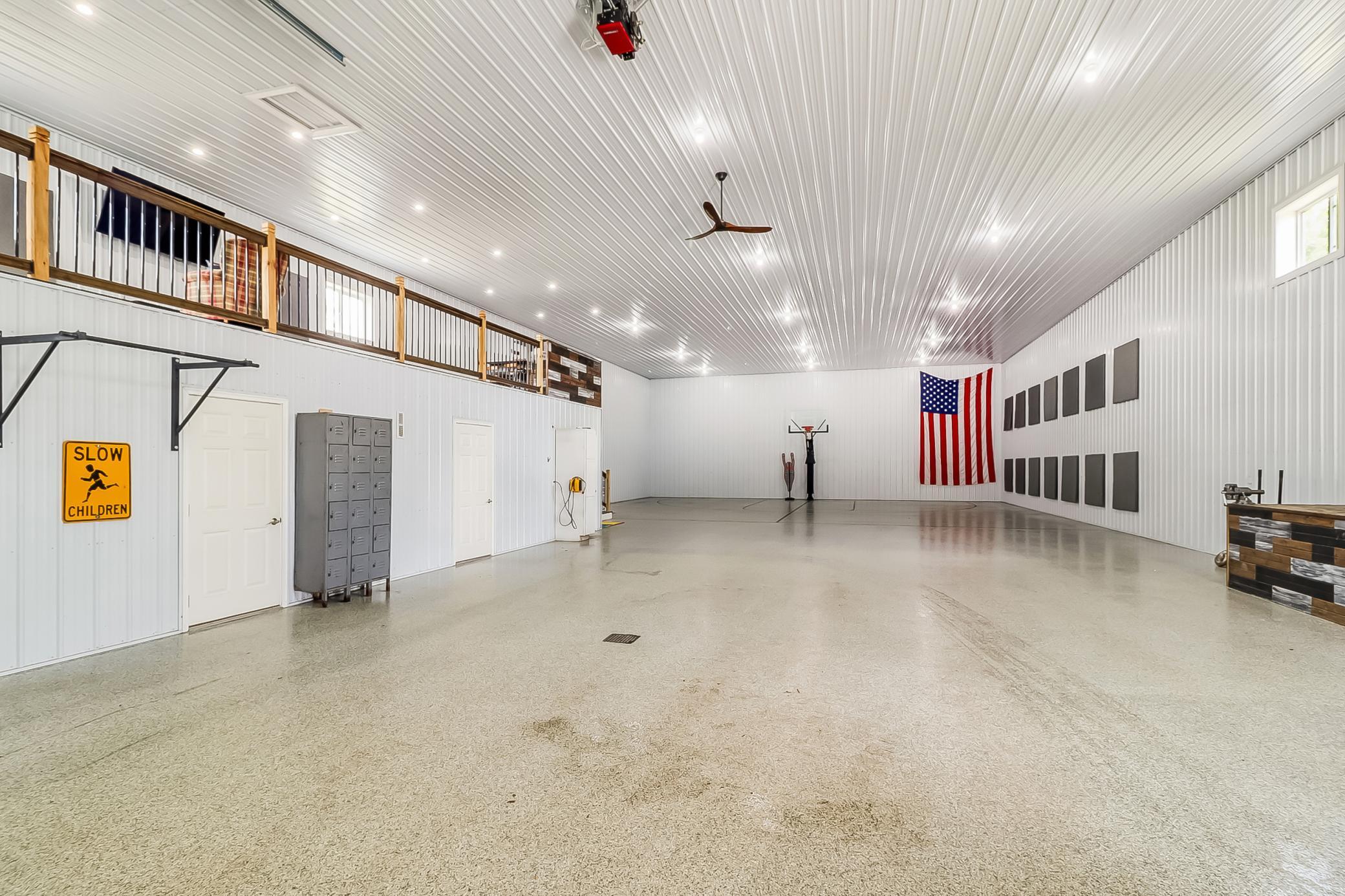 Interior1_5.jpg