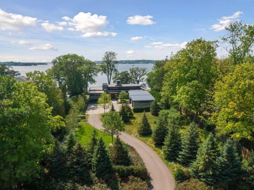 Winding drive provides privacy