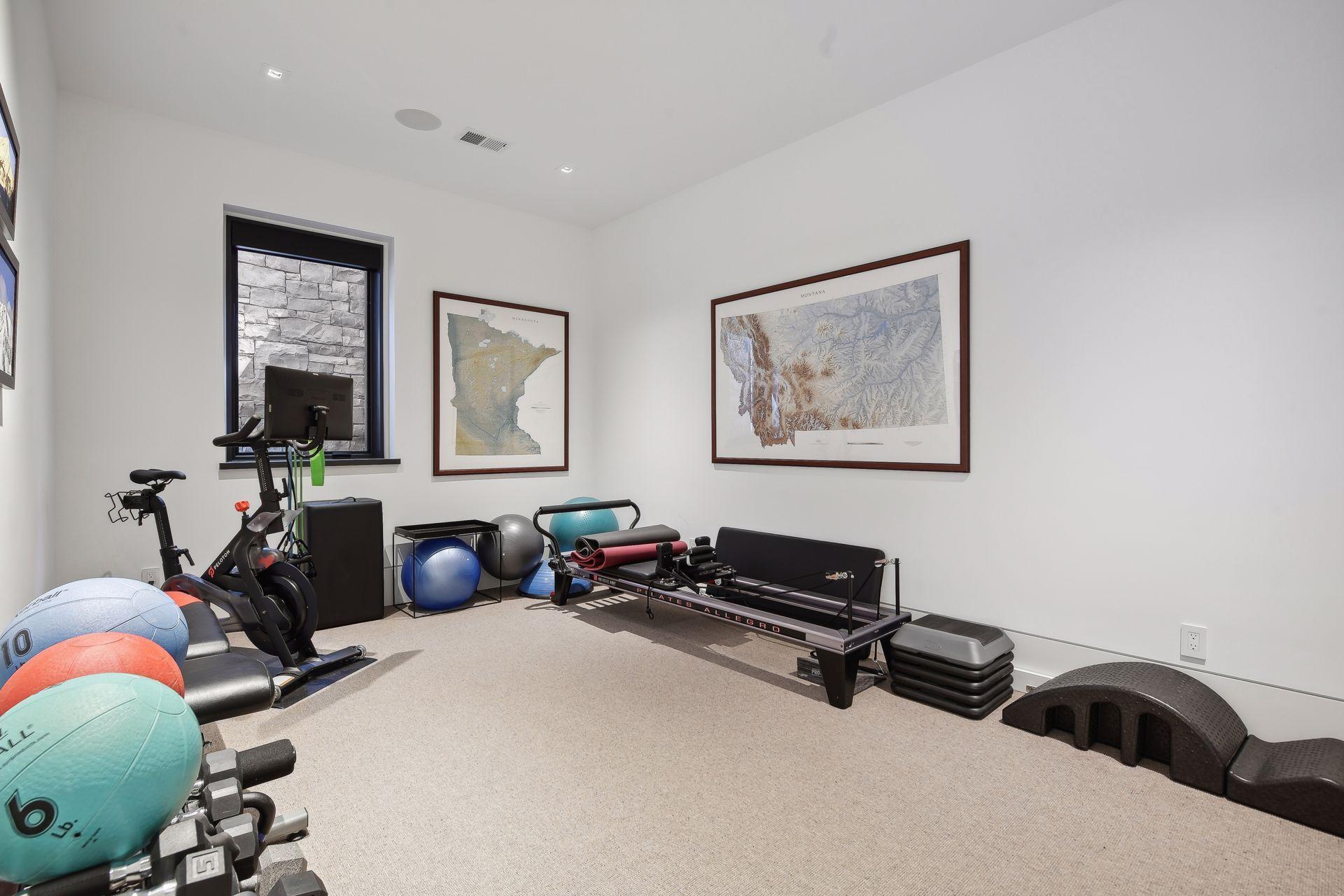 Exercise room or 5th bedroom