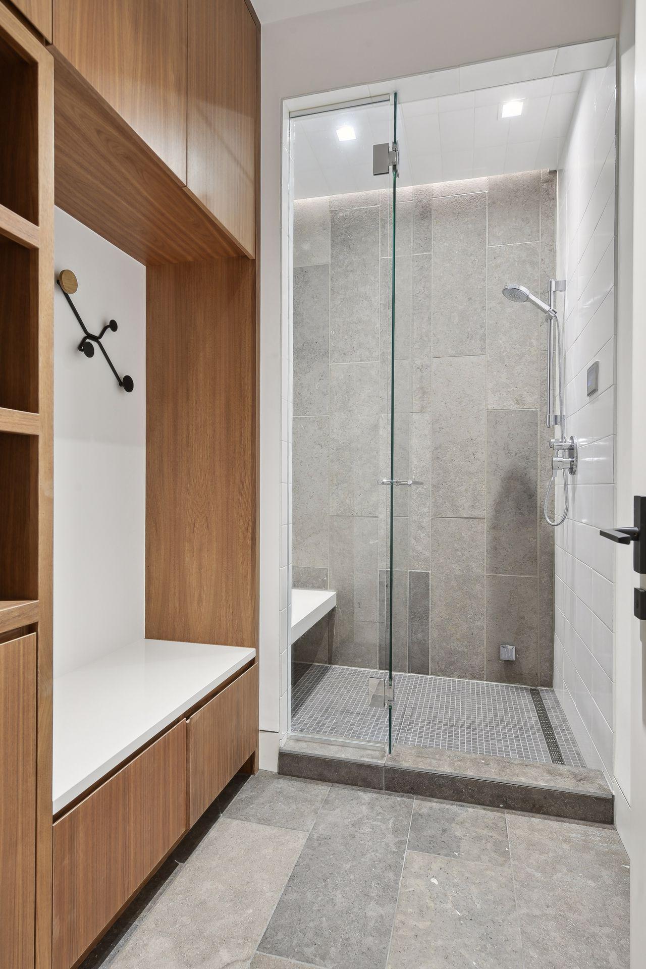 Steam shower included in spa