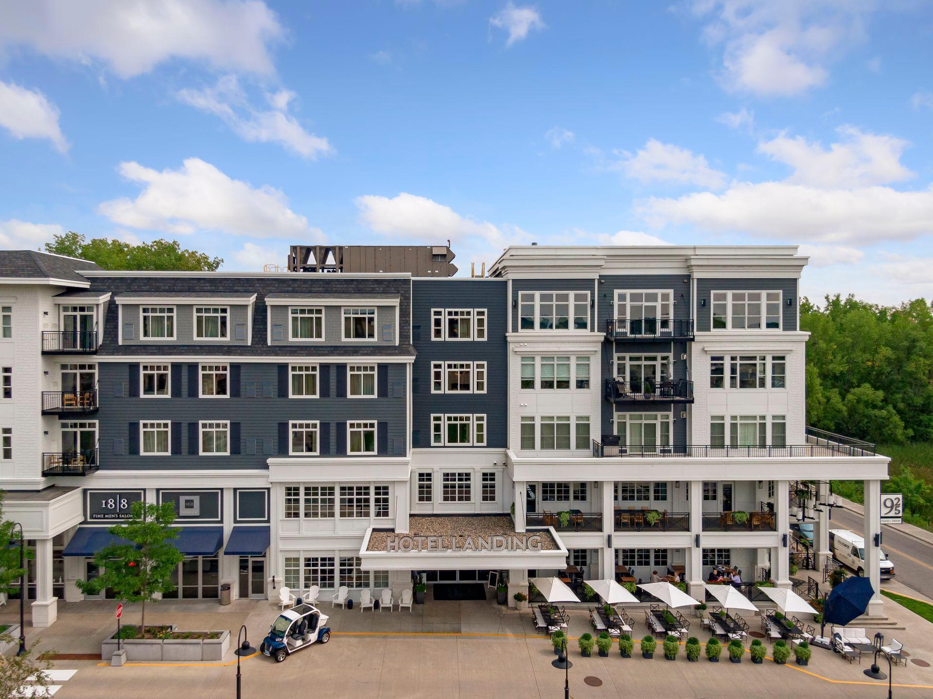 Hotel Landing and 925 restaurant