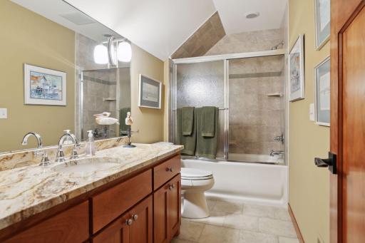 5291 W Bald Eagle Boulevard, White Bear Lake, MN 55110