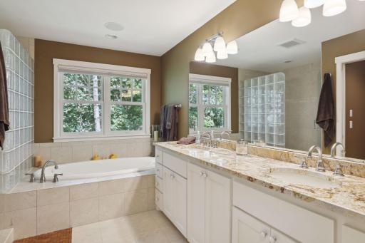 5291 W Bald Eagle Boulevard, White Bear Lake, MN 55110
