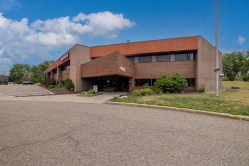 4555 Erin Drive, Eagan, MN 55122