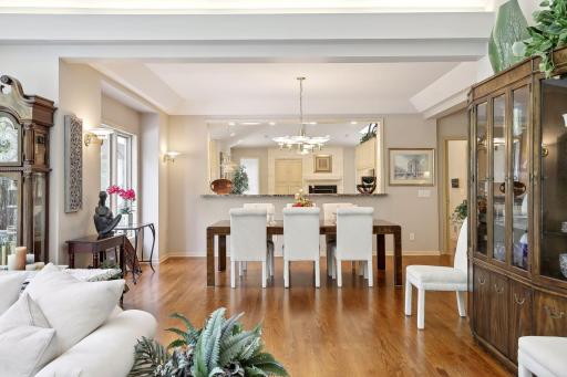 685 Brookside Lane, Mendota Heights, MN 55118