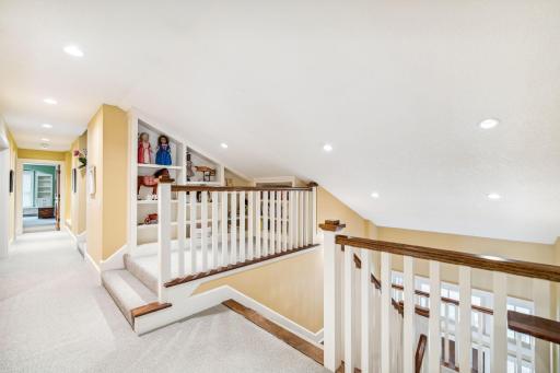 Great upper level "Book Nook" or play space.