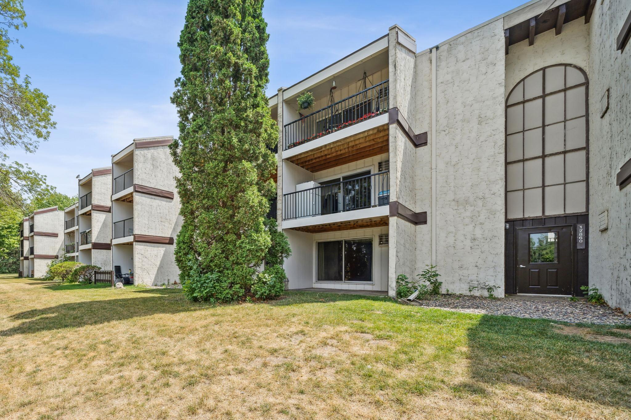 1-web-or-mls-01_Exterior (3).jpg